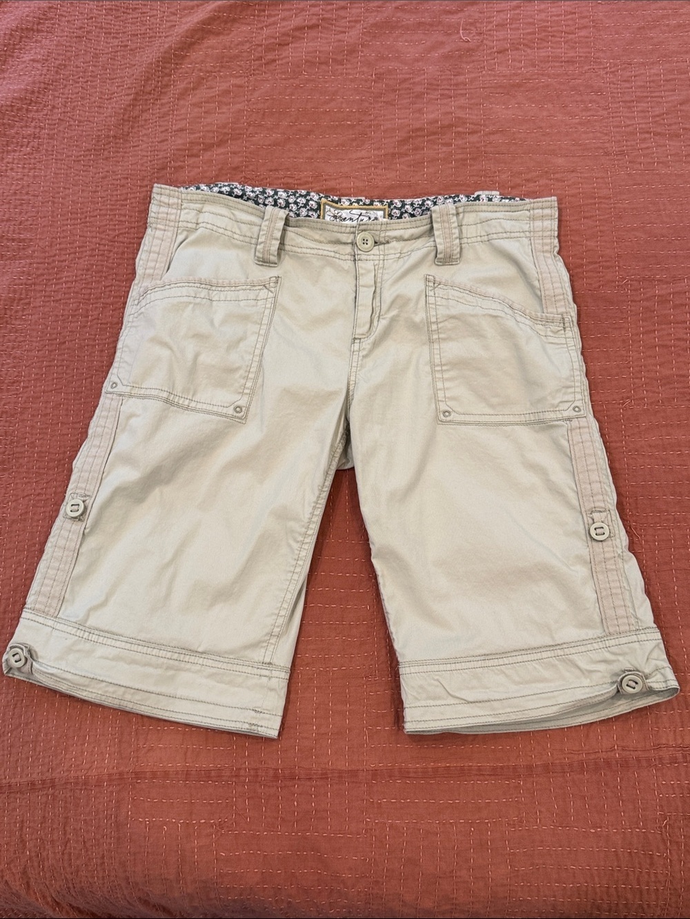 Aventura organic cotton size 10 wm’s off white / beige Shorts W35 / waist 35”